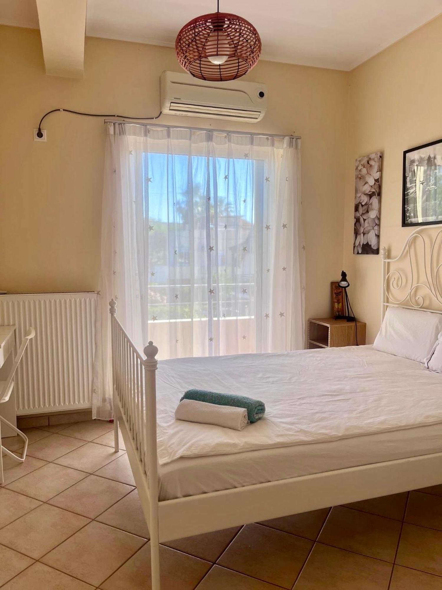 Villa Chloe'S Sunrise Beach House à Athènes Extérieur photo